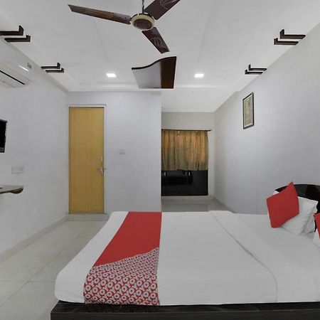 Hotel O Rudra Palace Ahmedabad Exterior photo