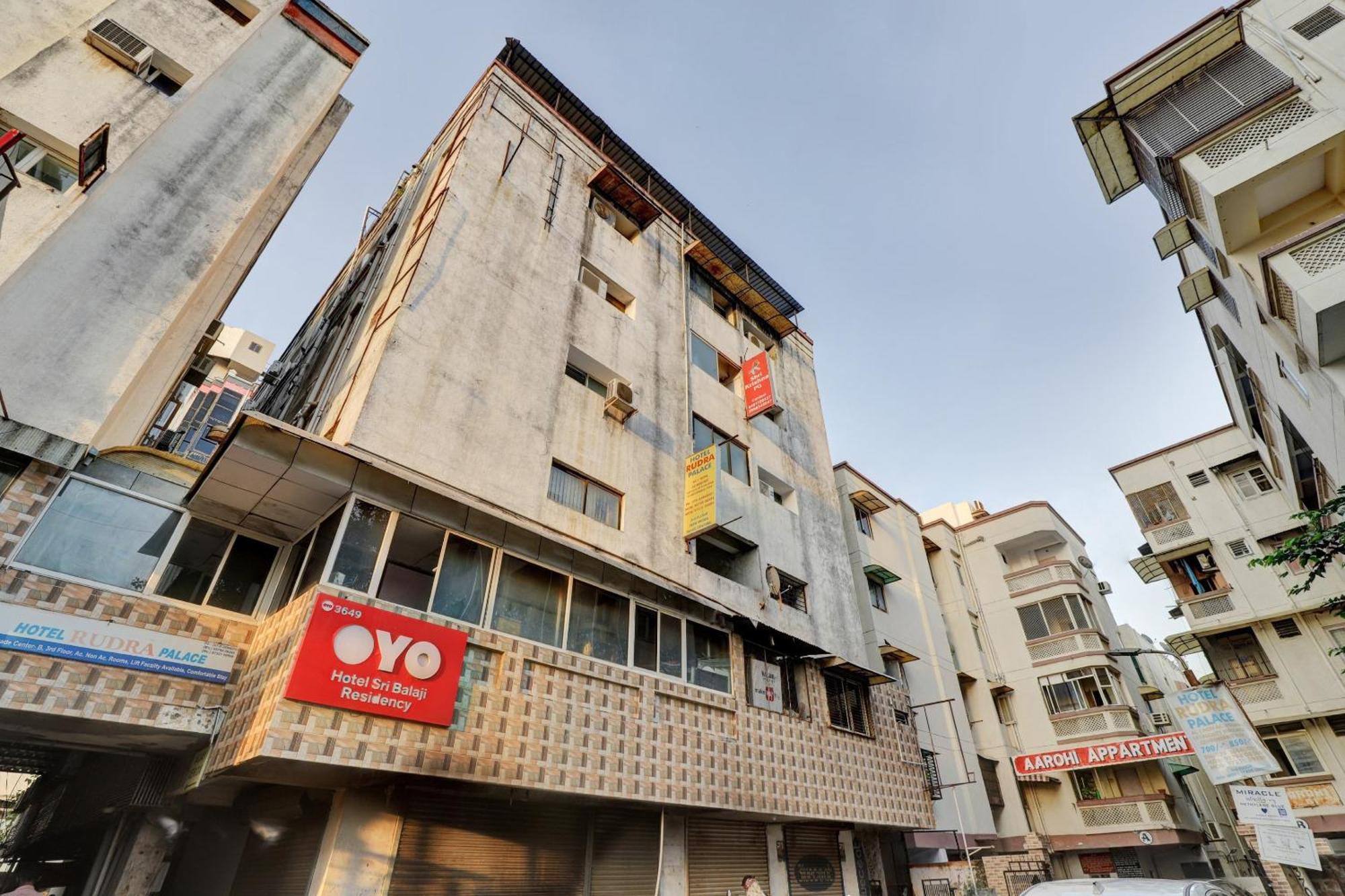 Hotel O Rudra Palace Ahmedabad Exterior photo