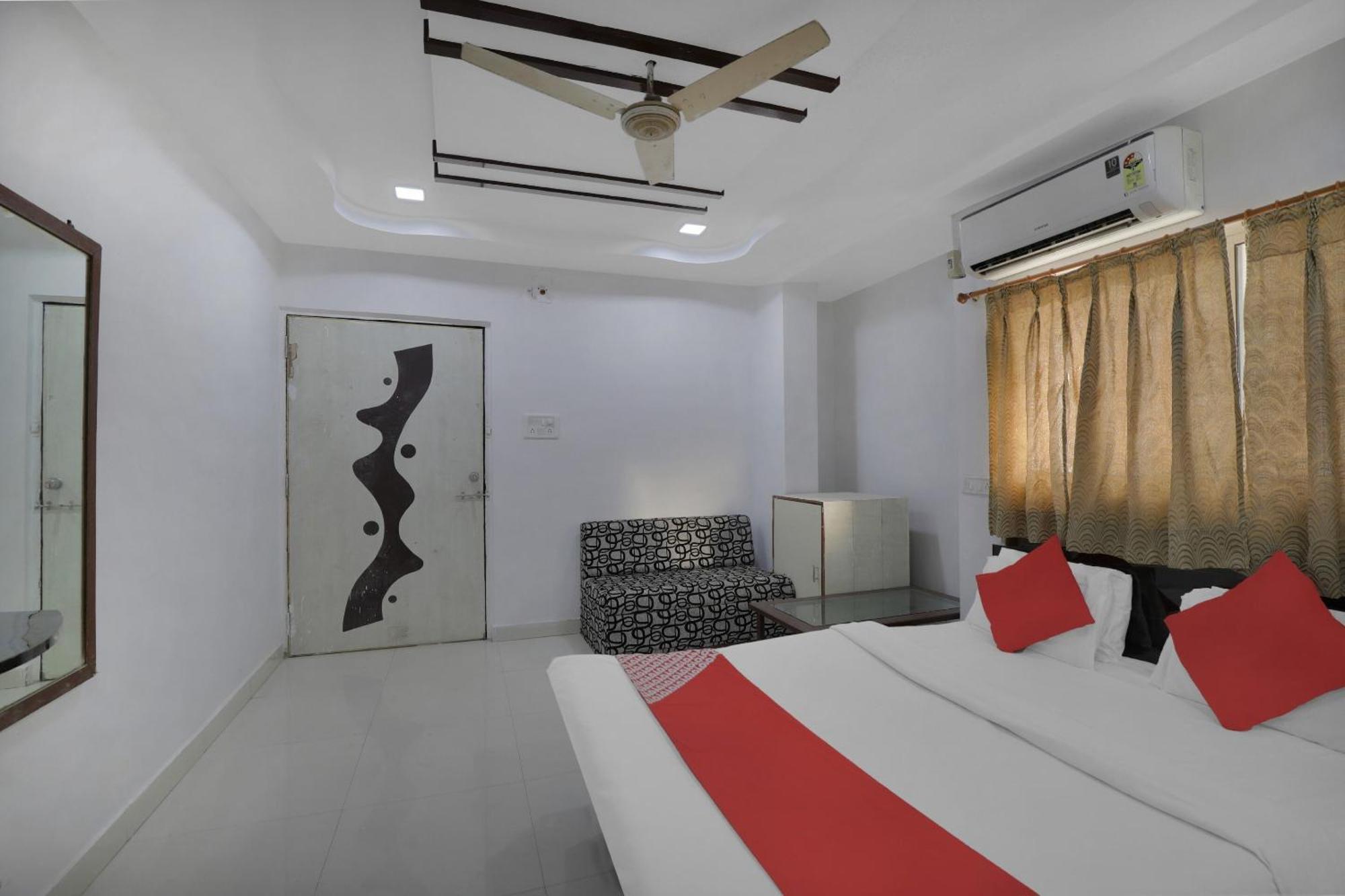 Hotel O Rudra Palace Ahmedabad Exterior photo