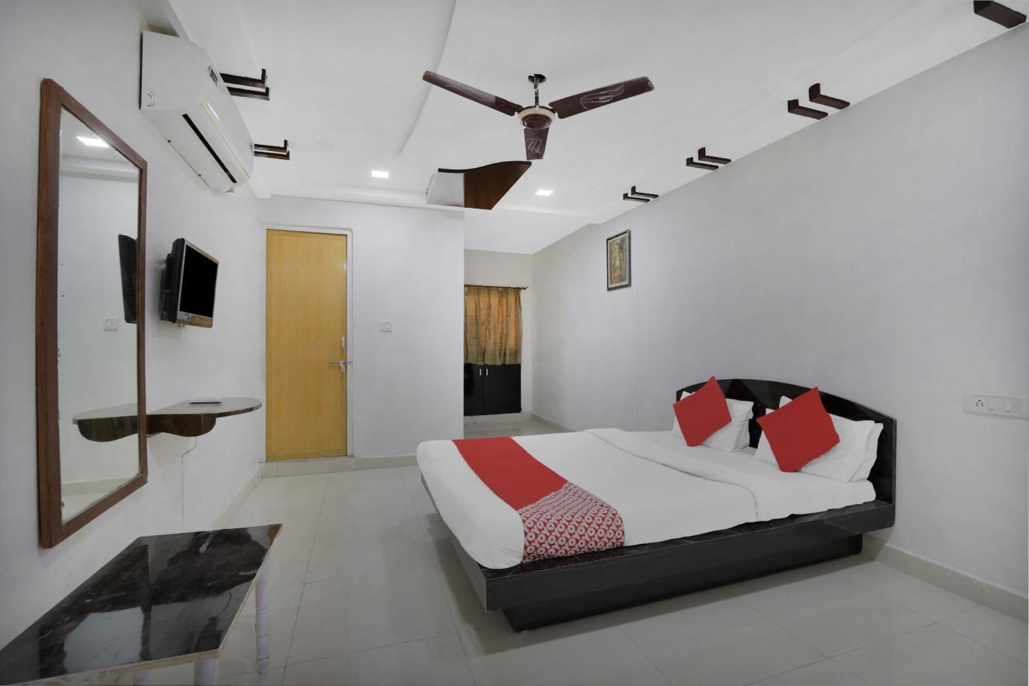Hotel O Rudra Palace Ahmedabad Exterior photo